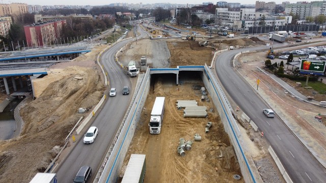 Tunel samochodowy wzdłuż ul. Opolskiej jest bliski ukończenia.