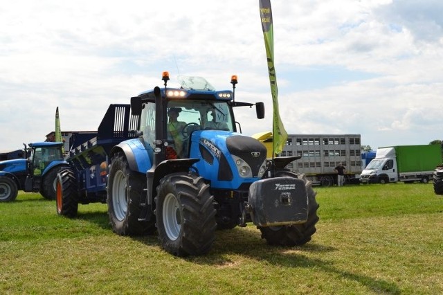 Targi AGRO-TECH 2016. Pokazy pracy maszyn w MinikowiePokazy pracy maszyn w Minikowie