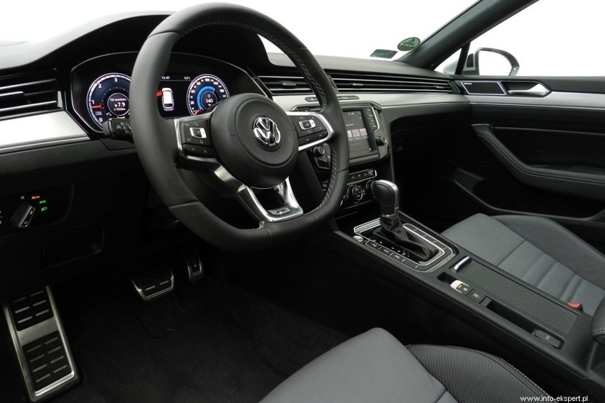 Volkswagen Passat Variant 2.0 TDI R-Line...