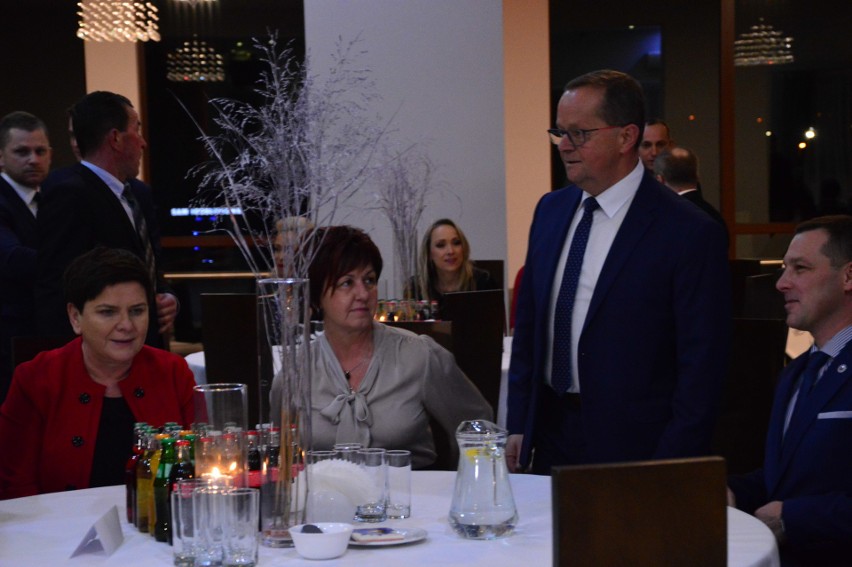 Była premier RP Beata Szydło i posłowie PiS na spotkaniu opłatkowym w Myślenicach