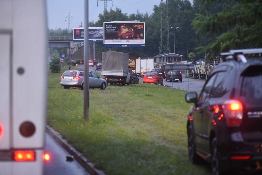 Burza na Śląsku : już grzmi i pada deszcz. 

PROGNOZA POGODY