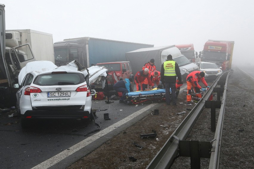 26-01-2017 piotrkow karambol na autostradzie a1 pod...