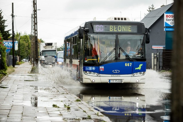 Mieszkańcy skarżą się na stan chodników przy ul. Inowrocławskiej w Bydgoszczy