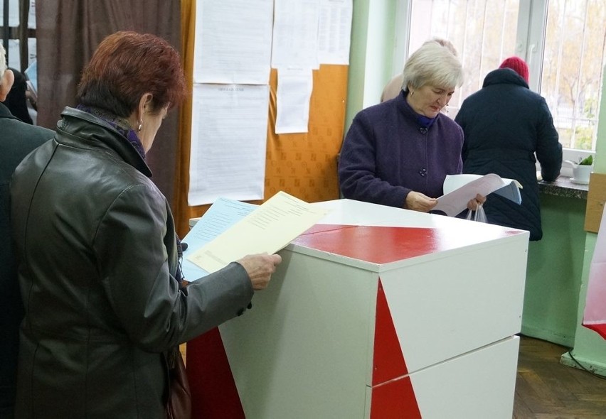 Wybory samorządowe - Inowrocław. Zobacz, jak głosowali kandydaci na prezydenta Inowrocławia [zdjęcia]