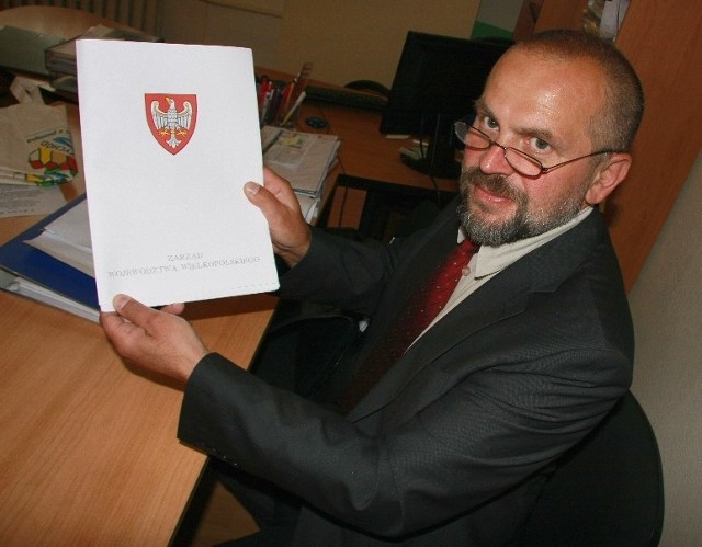 Jacek Kaczmarek ma 48 lat. Mieszka w Międzychodzie, kieruje skansenem w Mniszkach. Od 2006 r. jest prezesem stowarzyszenia Puszcza Notecka zrzeszającego siedem wielkopolskich gmin.