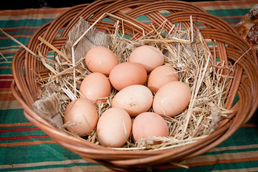 Jaja w ciągu roku zdrożały bardzo dużo - ponad 19 procent....