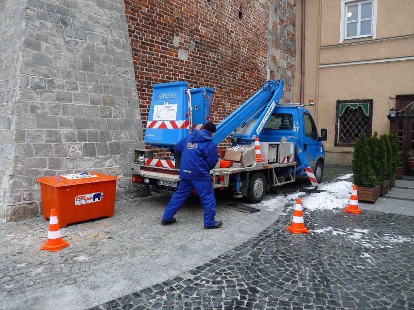 Baner Herbapolu z Bramy Krakowskiej został zdjęty.