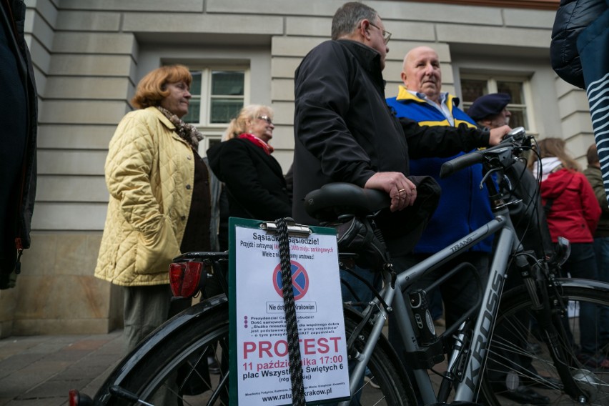 Protest na Placu Wszystkich Świętych