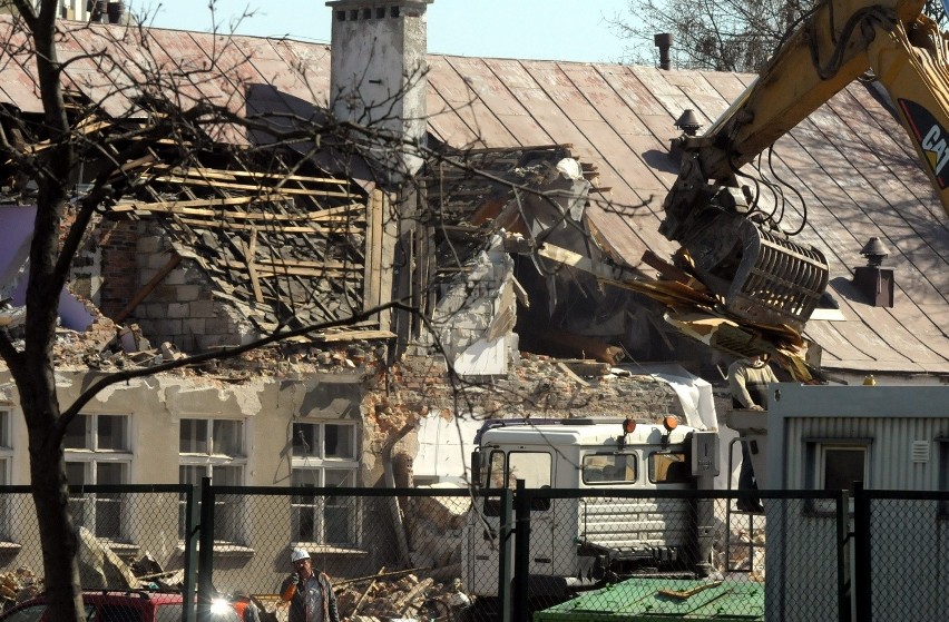 Wyburzają budynek weterynarii Uniwersytetu Przyrodniczego