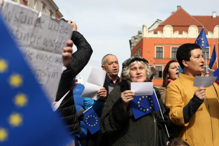 Mieszkańcy Wrocławia odśpiewali "Odę do radości"