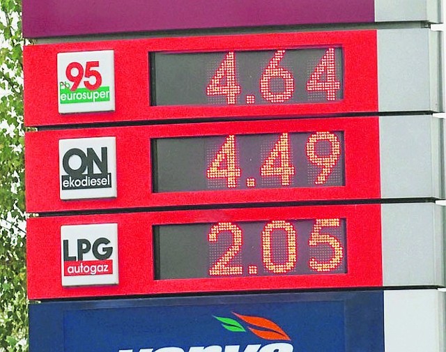 Benzyna bezołowiowa na stacjach w Koszalinie kosztowała wczoraj już powyżej 4,60 złotego za litr. Niestety, drogo było wczoraj w całym regionie.
