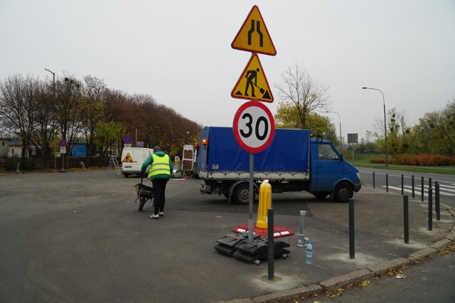 Strefa Płatnego Parkowania będzie obowiązywać na Łazarzu i Wildzie od 1 lutego, ale teraz trwają prace nad jej przygotowaniem