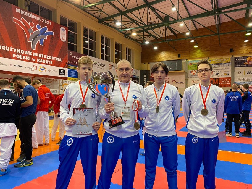 KK Harasuto Łódź i KS Olimp ze złotymi medalami Drużynowych Mistrzostw Polski w karate