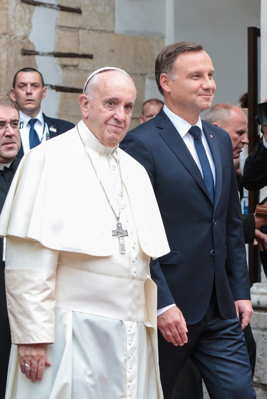 Papież Franciszek na Zamku Królewskim na Wawelu oficjalnie...