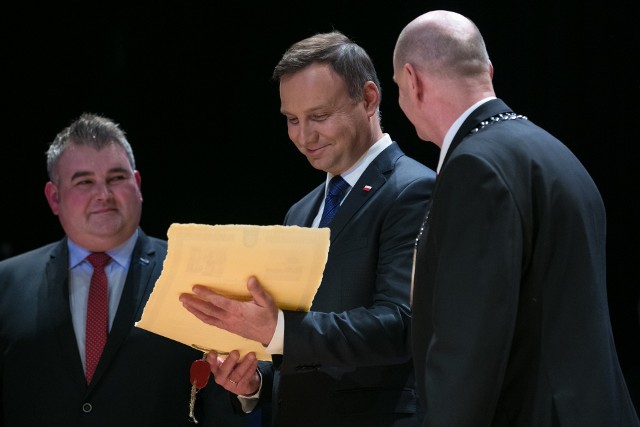 Wolbrom. Andrzej Duda odebrał honorowe obywatelstwo, pierwsza dama odwiedziła OREW