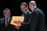 Wolbrom. Andrzej Duda odebrał honorowe obywatelstwo, pierwsza dama odwiedziła OREW