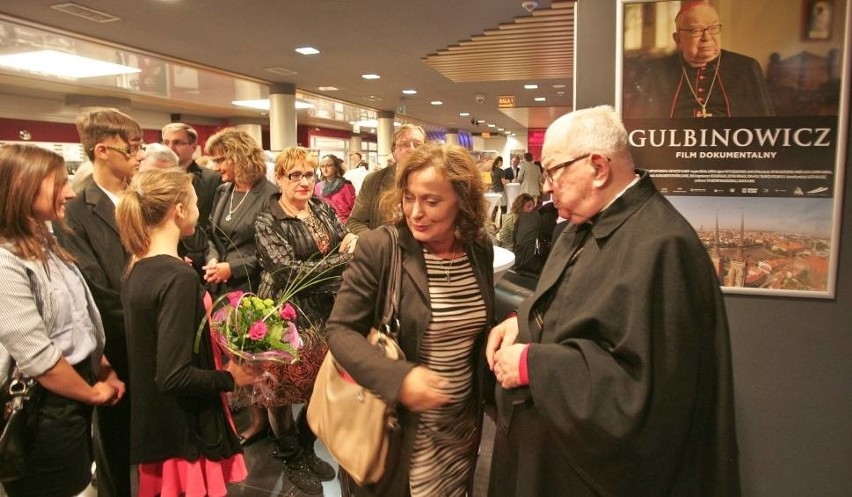 Jolanta Krysowata (na zdjęciu z kardynałem Gulbinowiczem)