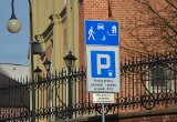 Proszowice. Mieszkańcy pytają, gdzie są przejścia dla pieszych na Rynku. Gmina odpowiada