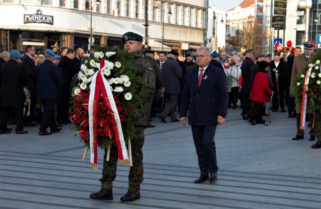 - Świętując 11 listopada bądźmy dumni, że jesteśmy Polakami - mówi Sławomir Kłosowski, wojewoda opolski
