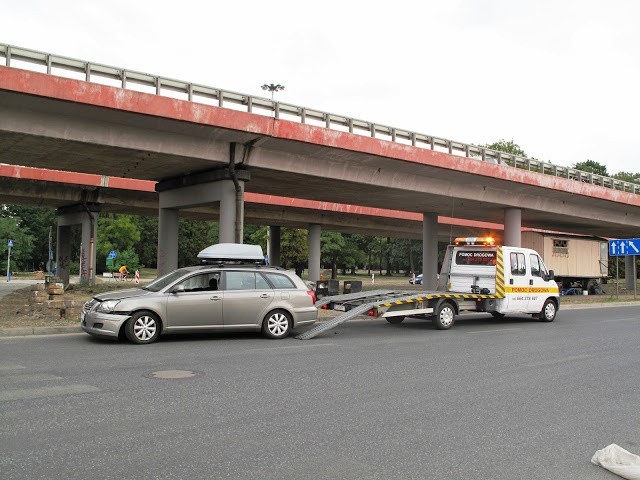 Wypadek na Jana Pawła II. Zderzenie toyoty i skody [ZDJĘCIA]