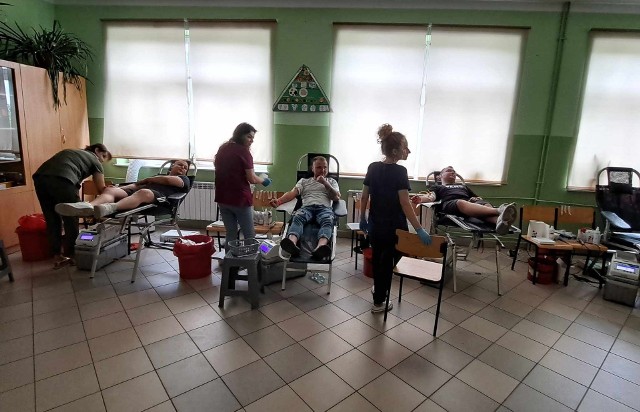 "Krew Darem Życia" w Sobkowie. Podczas letniej akcji zbiórki krwi zebrano prawie 74 litry krwi.