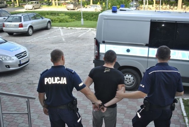 Zatrzymany przez szydłowieckich policjantów sprawca rozboju na trzy miesiące trafił do aresztu tymczasowego.