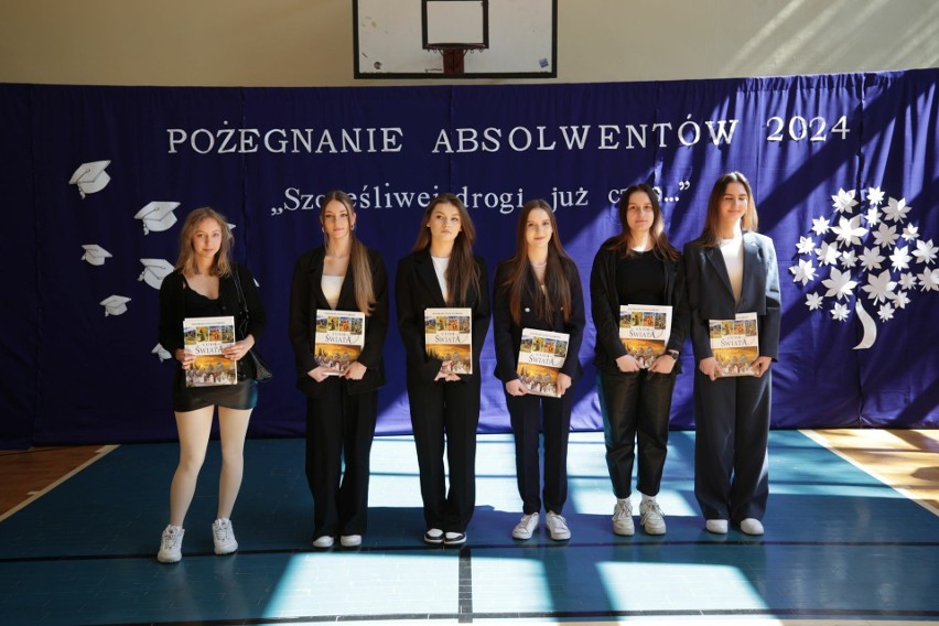 Zakończenie roku szkolnego maturzystów w IV Liceum Ogólnokształcącym w Kielcach. Teraz czeka ich egzamin dojrzałości