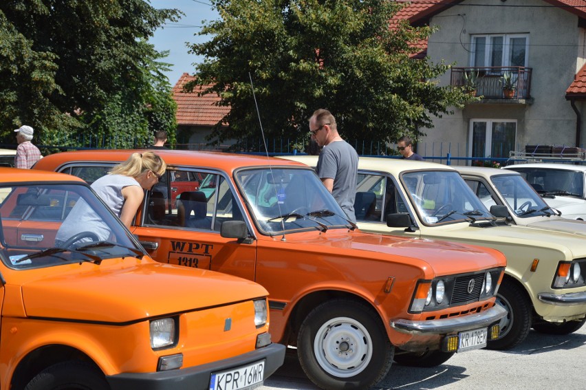 Zlot samochodowych i motocyklowych staruszków w Proszowicach