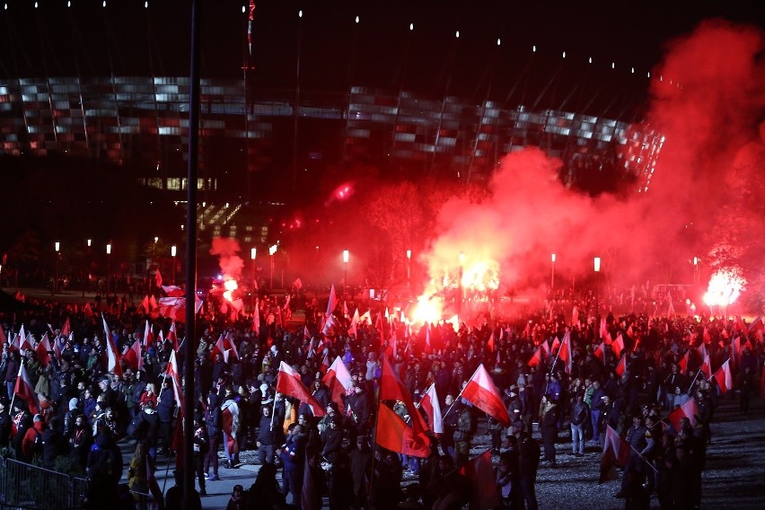 Marsz Niepodległości 2019 ZDJĘCIA Warszawa: Transmisja na żywo. Kontrmanifestacje, trasa marszu, utrudnienia