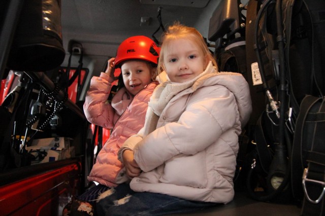 Dzieci odwiedziły chełmińskich strażaków. Zaglądały w zakamarki siedziby KP PSP