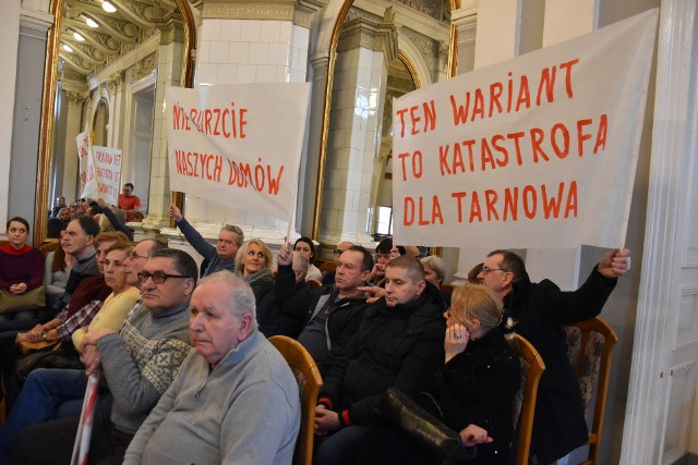 W środę mieszkańcy głośno protestowali przeciw obwodnicy w Sali Lustrzanej