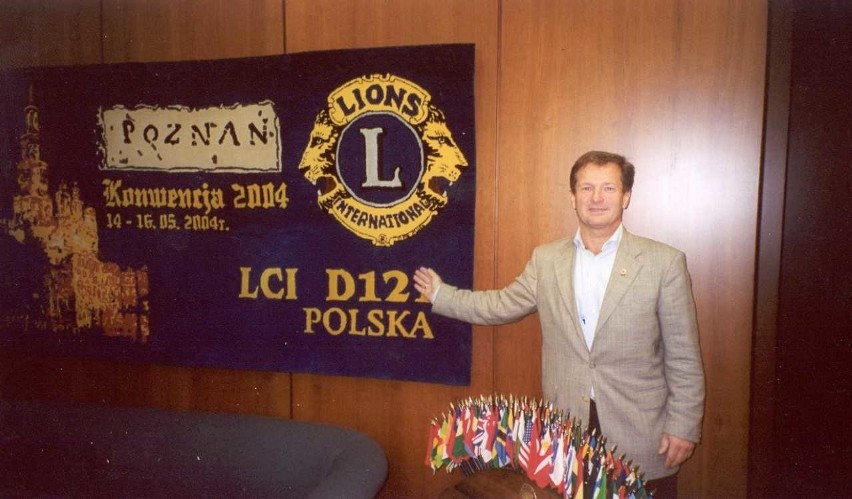 Mariusz Szeib w siedzibie Lions Club w Oak Brook przy...