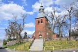 Proboszcz ze Żnina ukarany. Sanepid ukarał go za zbyt dużą liczbę osób w kościele