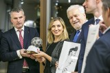 Jest „Solna Piłka” dla Roberta Lewandowskiego. Wieliczka zaprezentowała nagrodę i certyfikat [ZDJĘCIA]