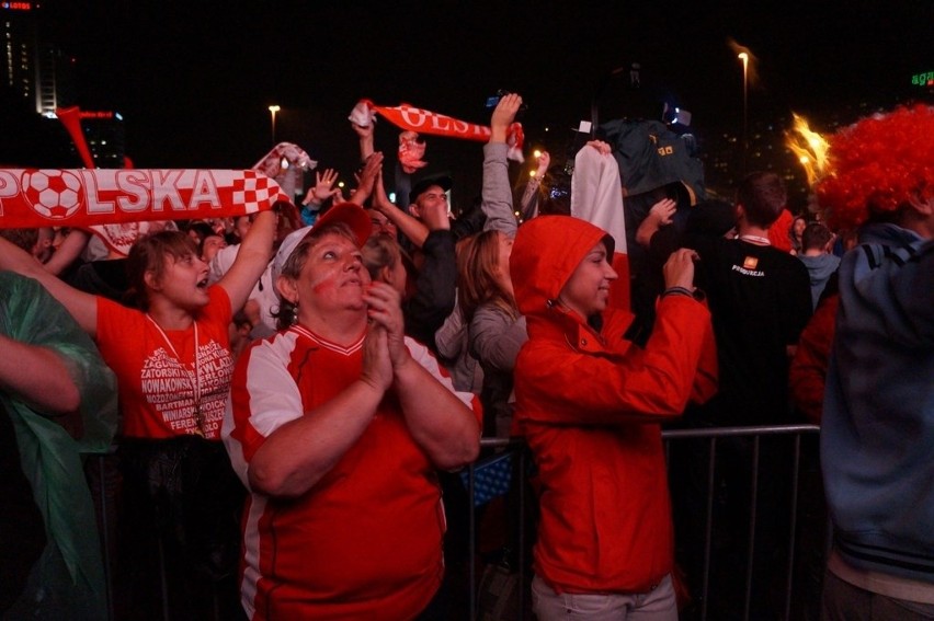 Polacy mistrzami świata! Tak po meczu bawią się Katowice. Kibice i fajerwerki [ZDJĘCIA, WIDEO]