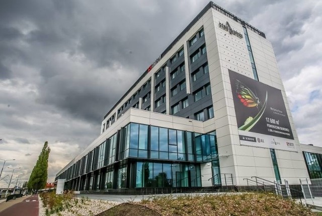 C200 Office to budynek zrewitalizowany przez Euro Styl. Całkowita powierzchnia najmu to około 17 500 m kw.