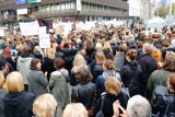 Czarny Poniedziałek. Warszawa: Trwa strajk kobiet. "Żywy mur" przed siedzibą PiS [ZDJĘCIA] [VIDEO]