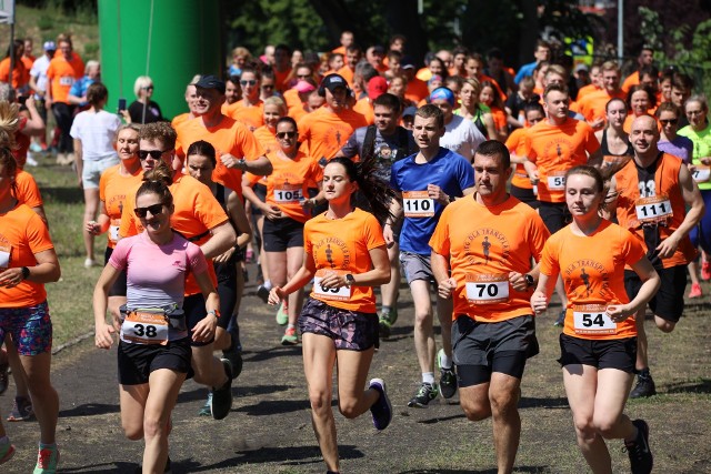 Trasa 7. Biegu Dla Transplantacji prowadziła urokliwymi ścieżkami w Parku Poetów a zawodnicy do pokonania mieli 6 km z limitem, który wynosił 70 minut. ZOBACZ ZDJĘCIA Z BIEGU >>>