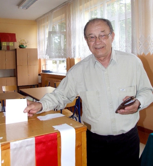 Bogdan Ginał, na stałe jest zameldowany w Warszawie, ale głosował w Białobrzegach.