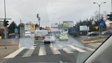 Utrudnienia na drogach w Poznaniu i okolicach. Wypadek w Przeźmierowie. Gdzie dziś zachować szczególną ostrożność? 