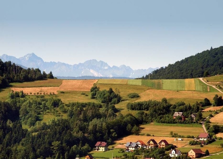 Ze szczytu rozciągają się fantastyczne panoramy, wieża która...