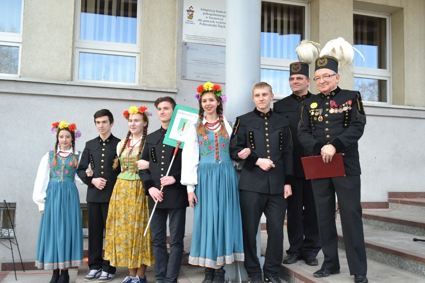 Sosnowiec: tłumy mieszkańców Niwki na pierwszej od szesnastu lat Barbórce [ZDJĘCIA i WIDEO]