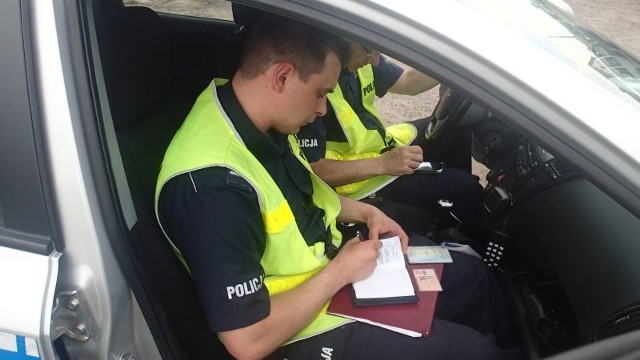Wschowscy policjanci zatrzymali prawo jazdy kierowcy, który przekroczył prędkość w terenie zabudowanym. Jechał o 54 km/h za szybko.
