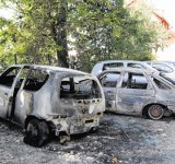 Trzebińskie osiedle terroryzują podpalacze aut. Ludzie w strachu