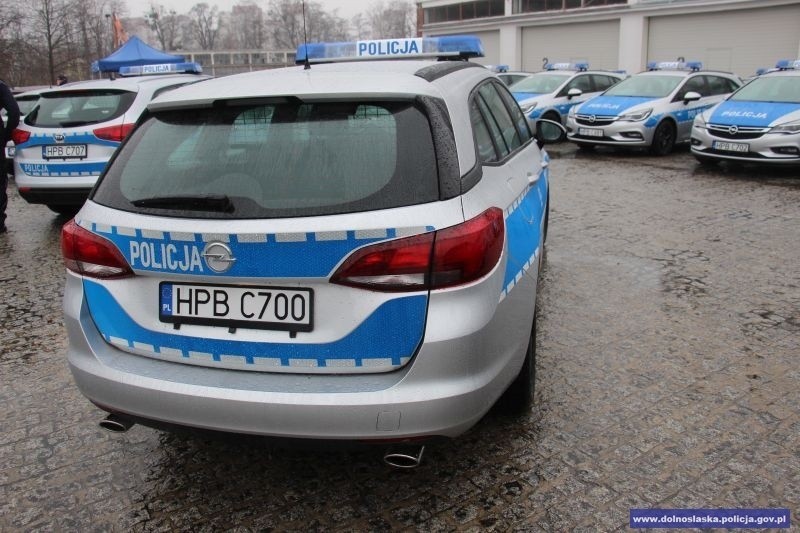Nowe radiowozy dla policjantów z Dolnego Śląska