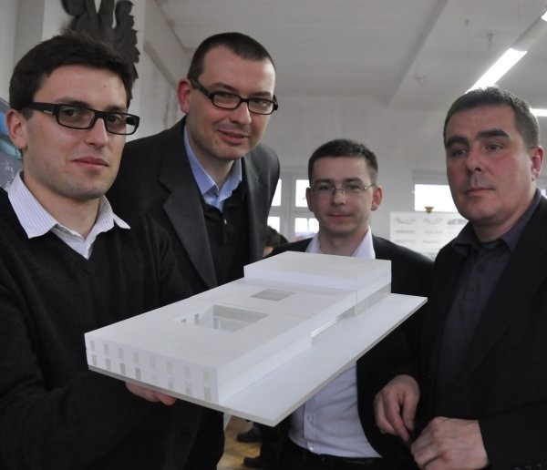 - Postawiliśmy na prostotę i funkcjonalność - mówią autorzy projektu (od lewej): Antoni Banaś, Piotr Czerwiński, Marek Szpinda i Piotr Uherek.
