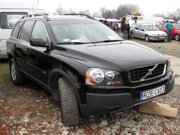 Volvo XC90Silnik 2,5 benzyna, przebieg 23000 km. Rok produkcji 2006. Wyposazenie: pelna opcja. Cena 115000 zl.