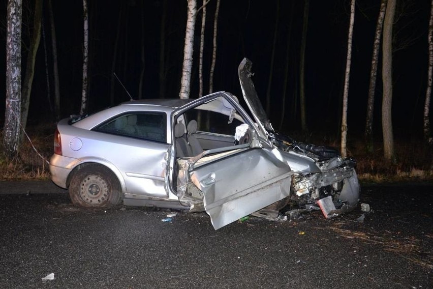 Tragiczny wypadek w powiecie lipnowskim. Nie żyje 38-latek. Kierowca był pijany [zdjęcia, wideo]