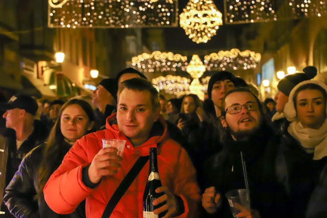 Przywitanie Nowego Roku na Rynku Staromiejskim w Toruniu