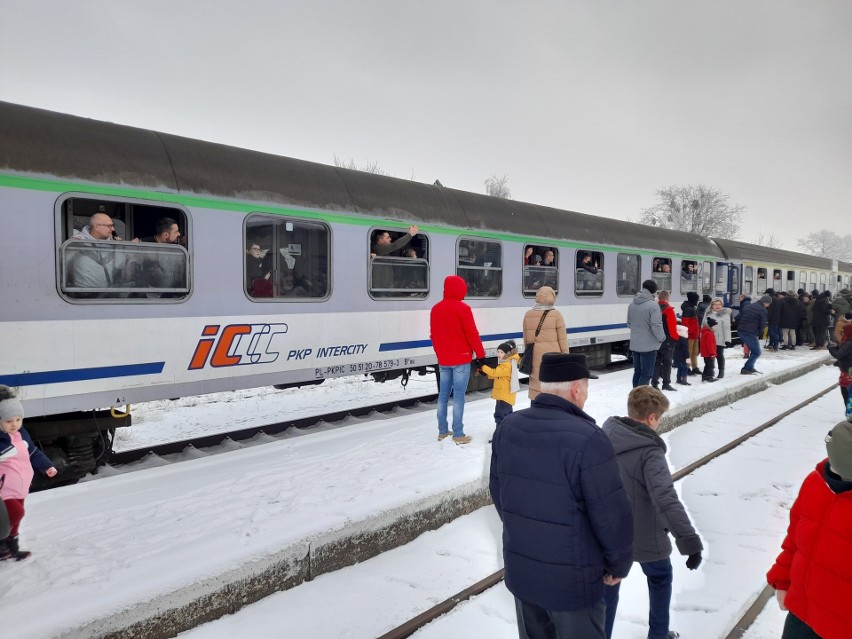 Pociągi pasażerskie wróciły do Rypina. TLK Flisak dojedzie do Gdyni, Katowic i Płocka